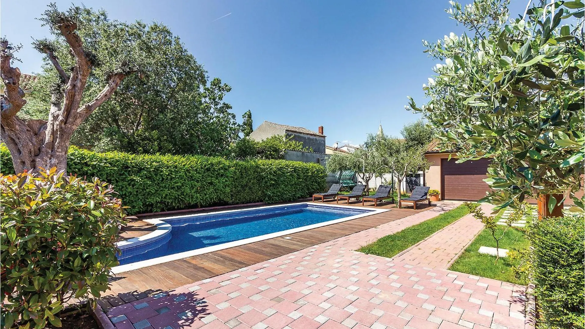 Cozy Home In Pula With Outdoor Swimming Pool 0*,  クロアチア