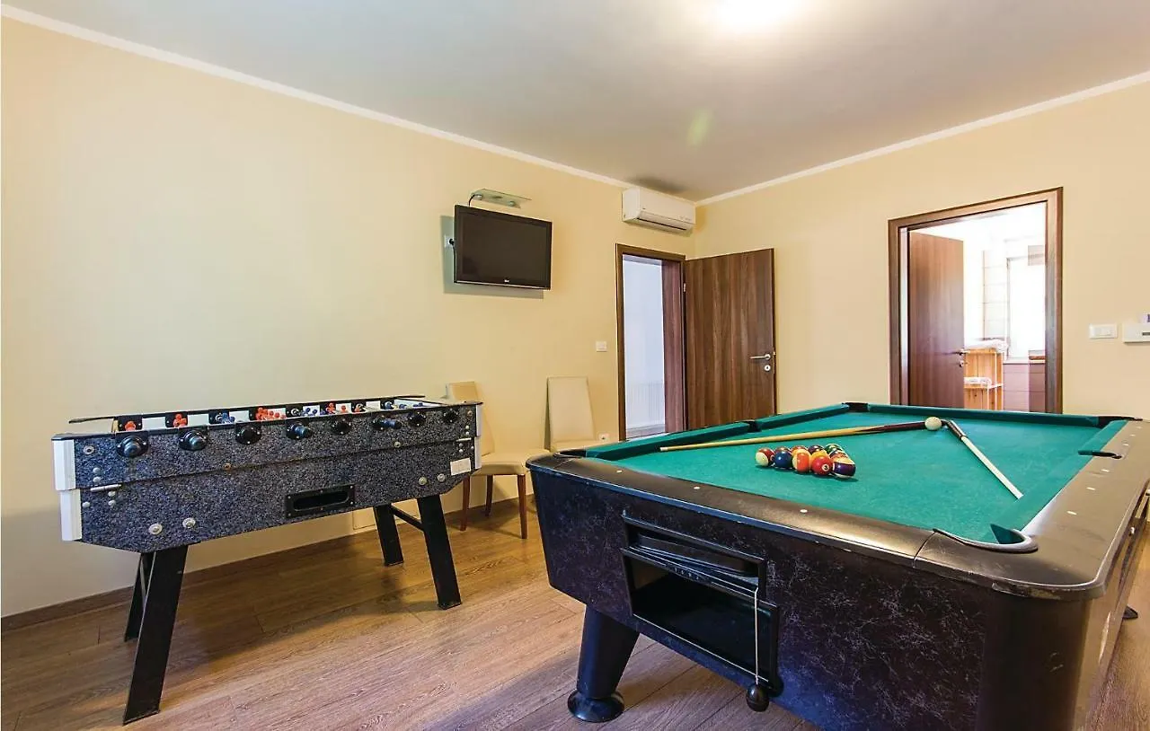 別荘 Cozy Home In Pula With Outdoor Swimming Pool