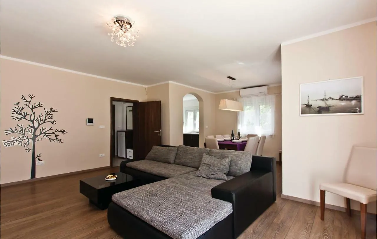 別荘 Cozy Home In Pula With Outdoor Swimming Pool