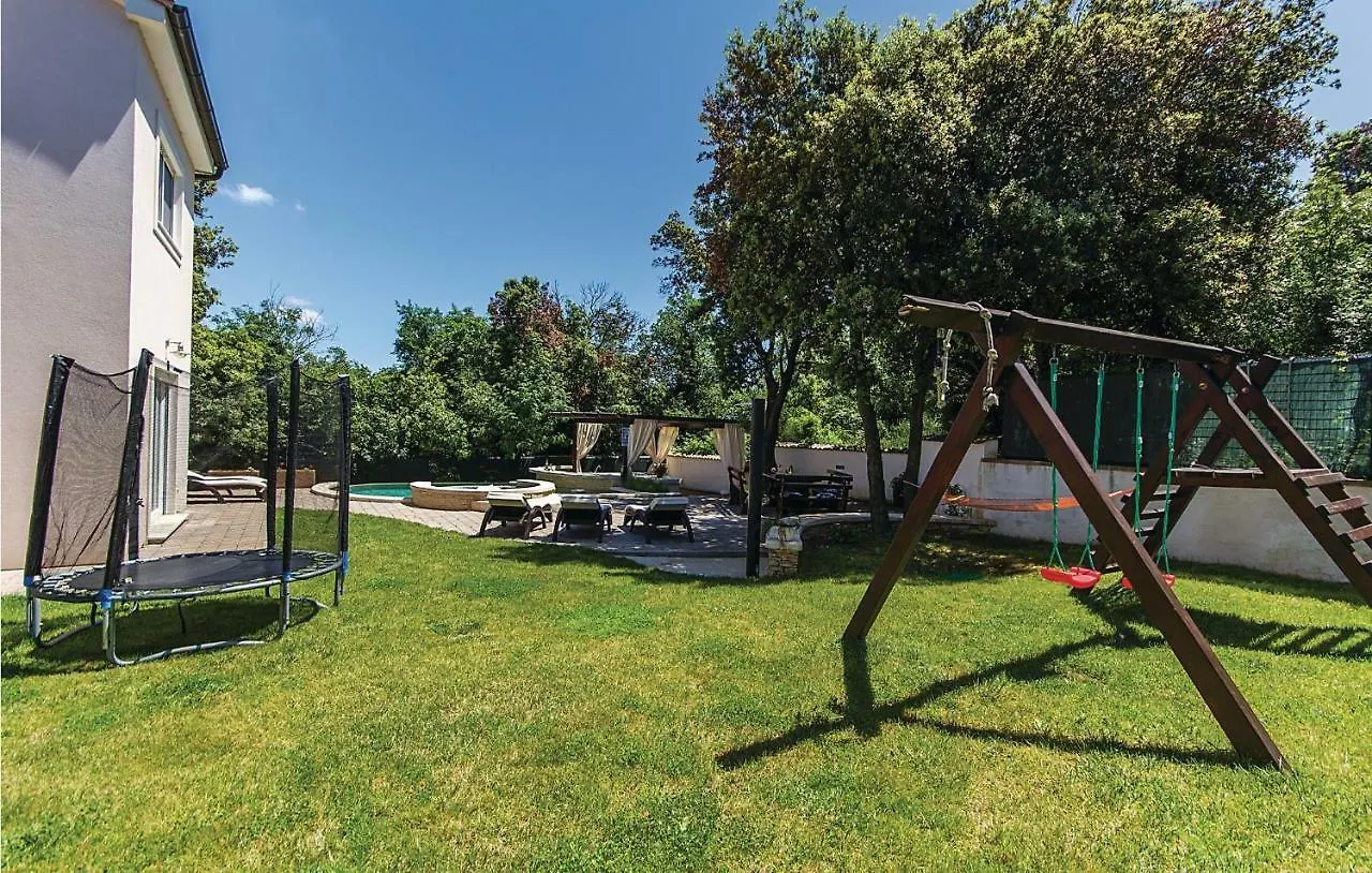 Cozy Home In Pula With Outdoor Swimming Pool Κροατία